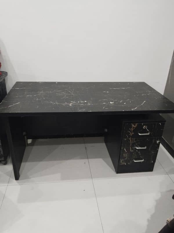 new executive table for sale 1