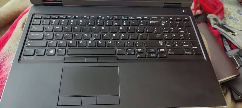 Dell Precision 7530 Core i7-8750H 3