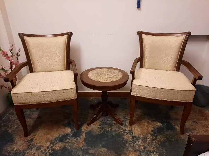 Chairs and a table for drawing room, room for sale 0