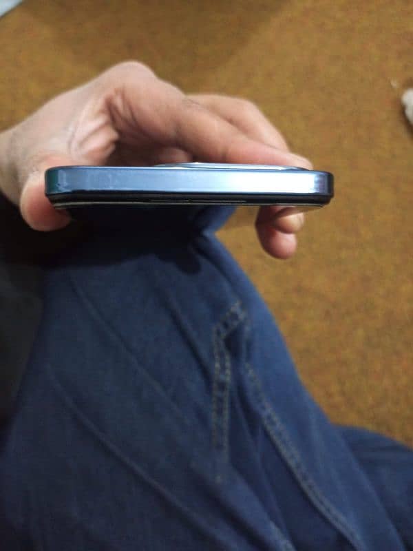 Infinix hot 40i 16GB ram and 128 Rom 3