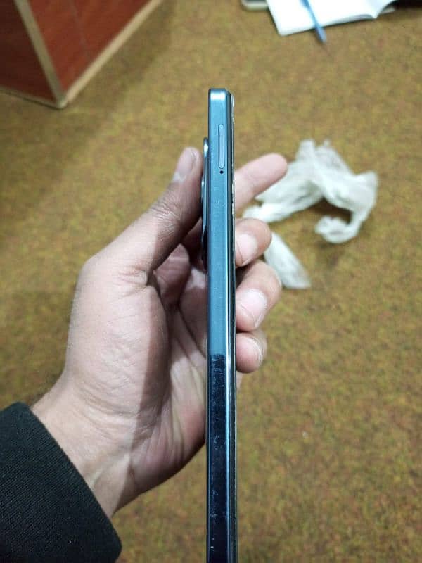 Infinix hot 40i 16GB ram and 128 Rom 5