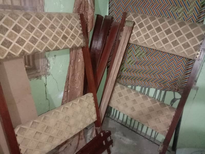 Wooden beds good condition 3