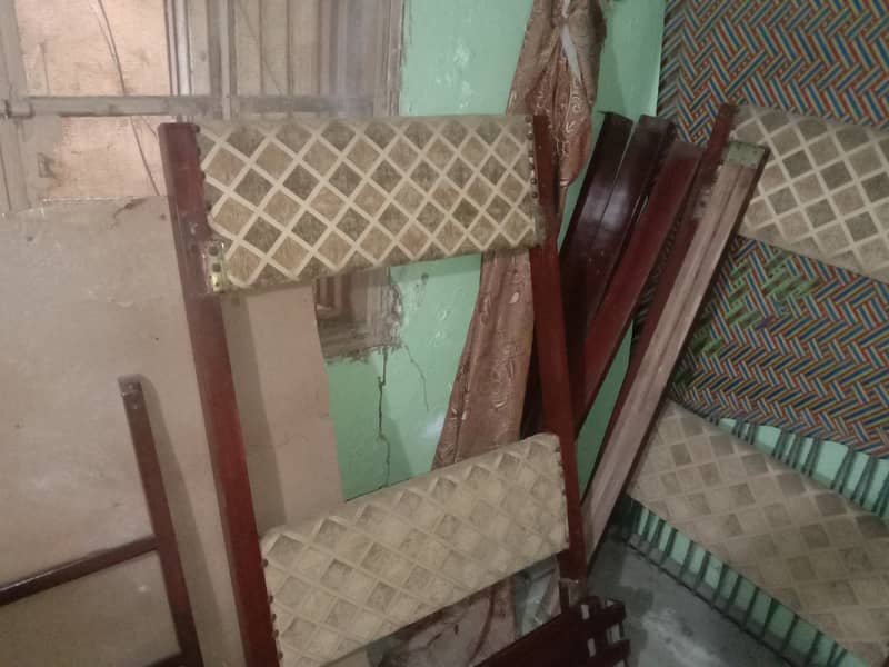 Wooden beds good condition 4