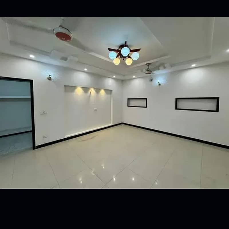 10 Marla Upper Portion For Rent In Paragon City Lahore 5