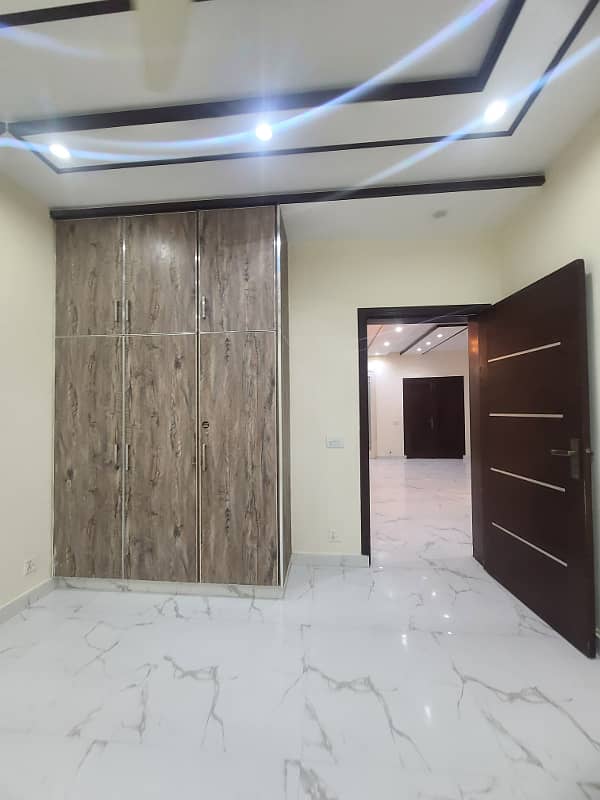 2250 Sqft Brand New Ground Floor Is Up For Rent 5