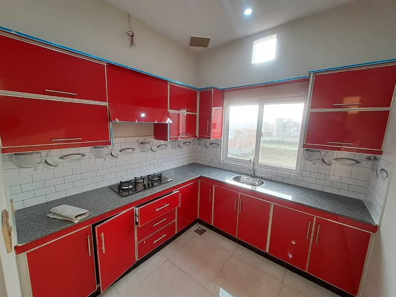 10 Marla Upper Portion Available For Rent 14