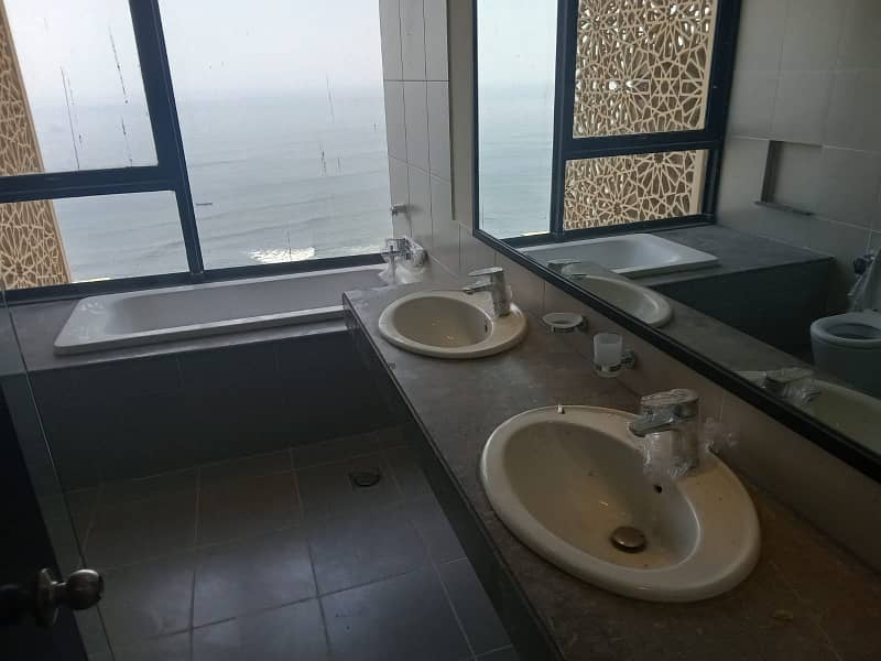 3 Bedroom Flat Fully Sea Facing In Emaar Project 21