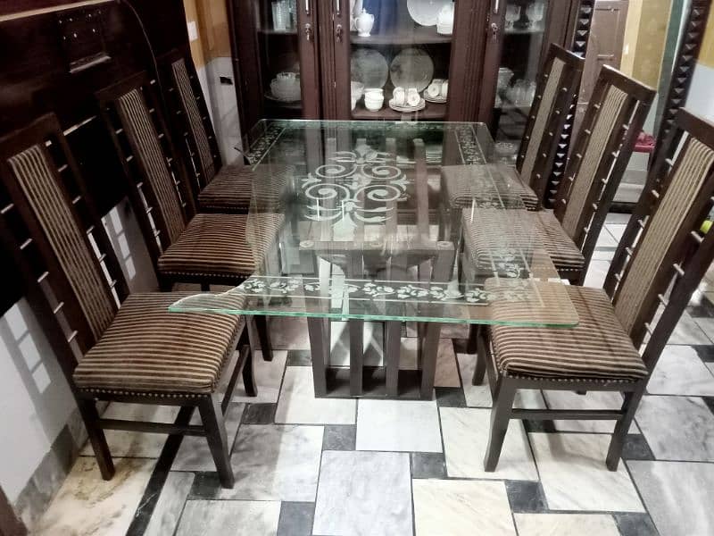 Dining table 6 seaters for sale 0