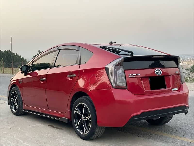 Toyota Prius 2012 4