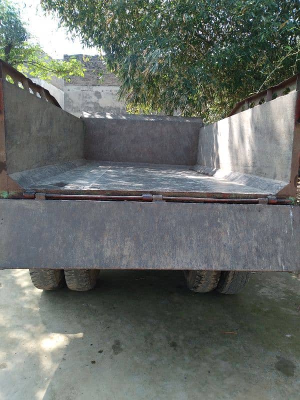 trali for sell new condition. ph. 03475119430 location swabi 3