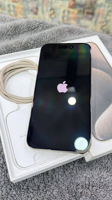 iPhone 15 pro factory unlock 128GB 5