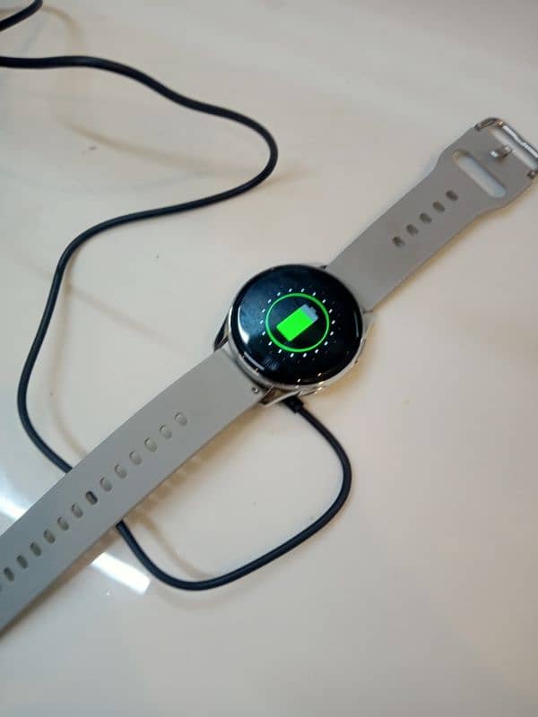 Brand New Smart Watch Active 2 round shape 3