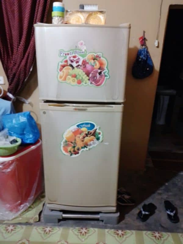 refrigerator uargent sale 1