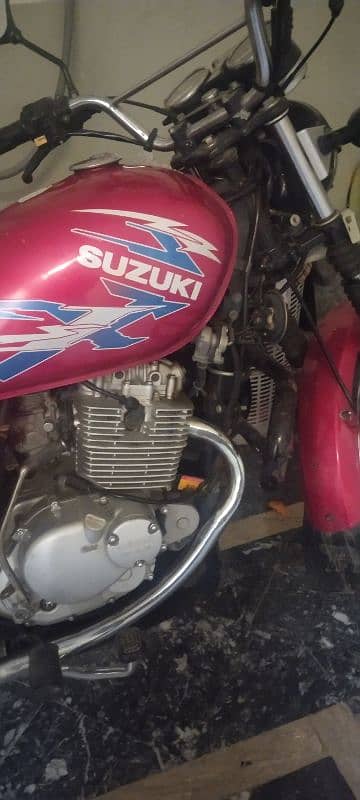 Suzuki 150 motorbike best 10 by 10 condition 1