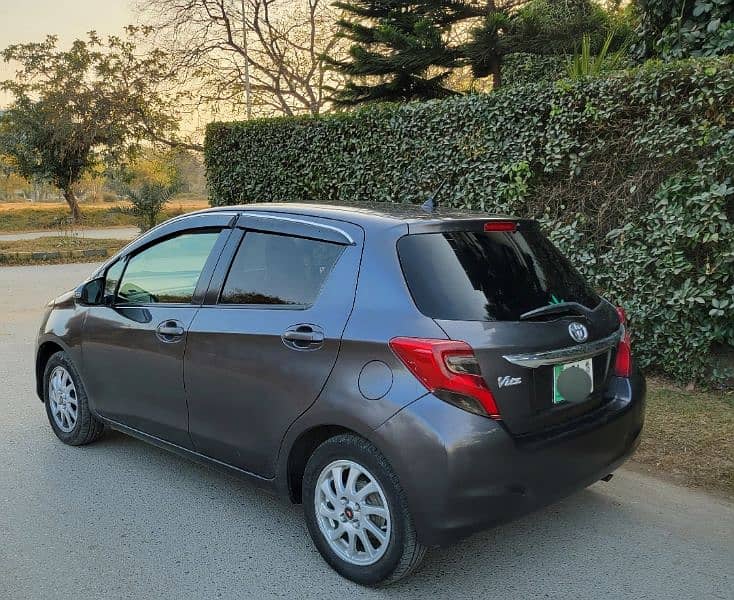 Toyota Vitz 2015 10