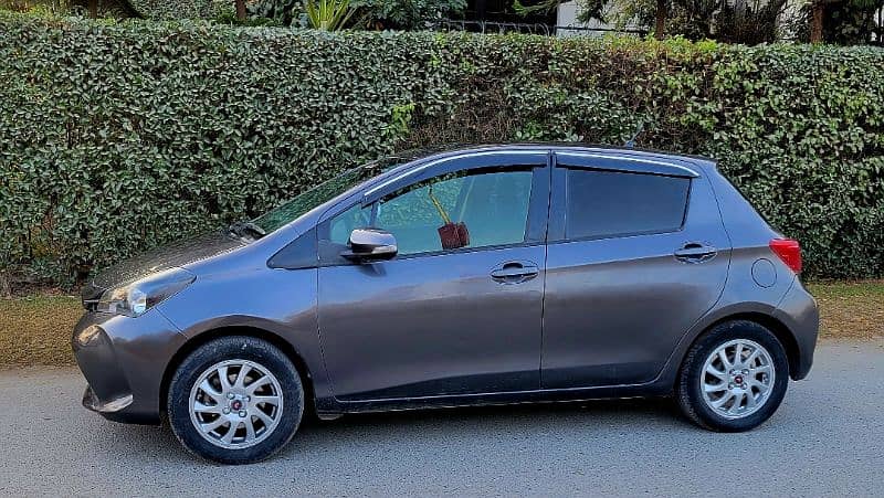 Toyota Vitz 2015 11