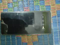 samsung s10 in full good condition just a scratch in screen