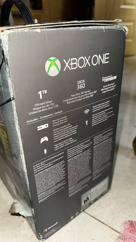 Xbox One 1 TB with two controllers 10