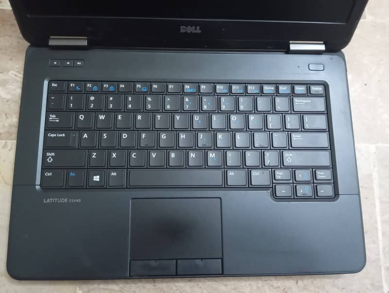 DELL Latitude E5440 core i3(4th generation) 4