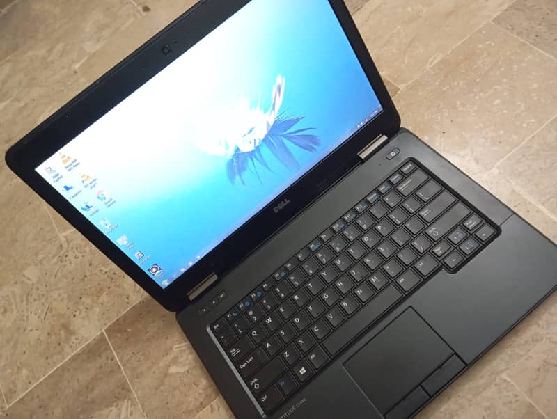 DELL Latitude E5440 core i3(4th generation) 8