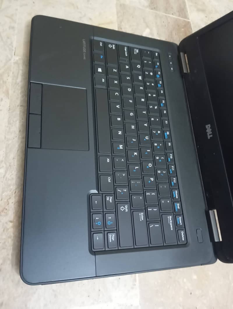 DELL Latitude E5440 core i3(4th generation) 9