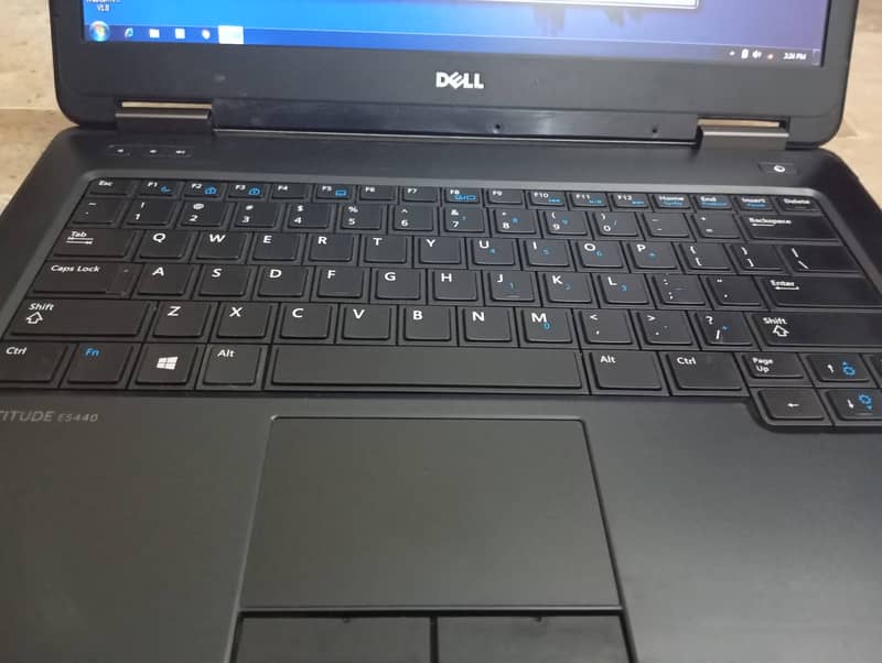 DELL Latitude E5440 core i3(4th generation) 10