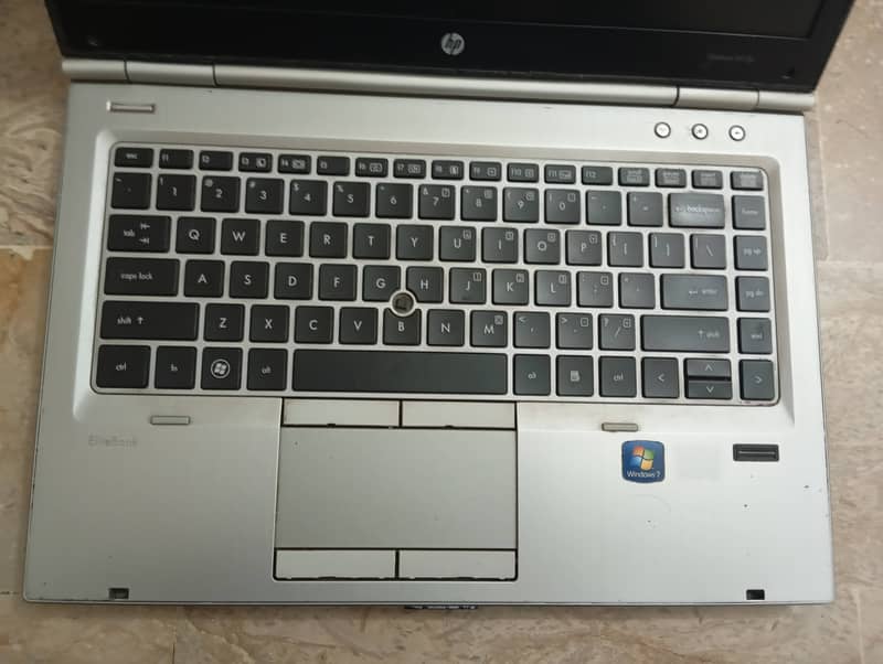 Hp EliteBook 8460p, core i7,Quad Core (2nd  generation) 4