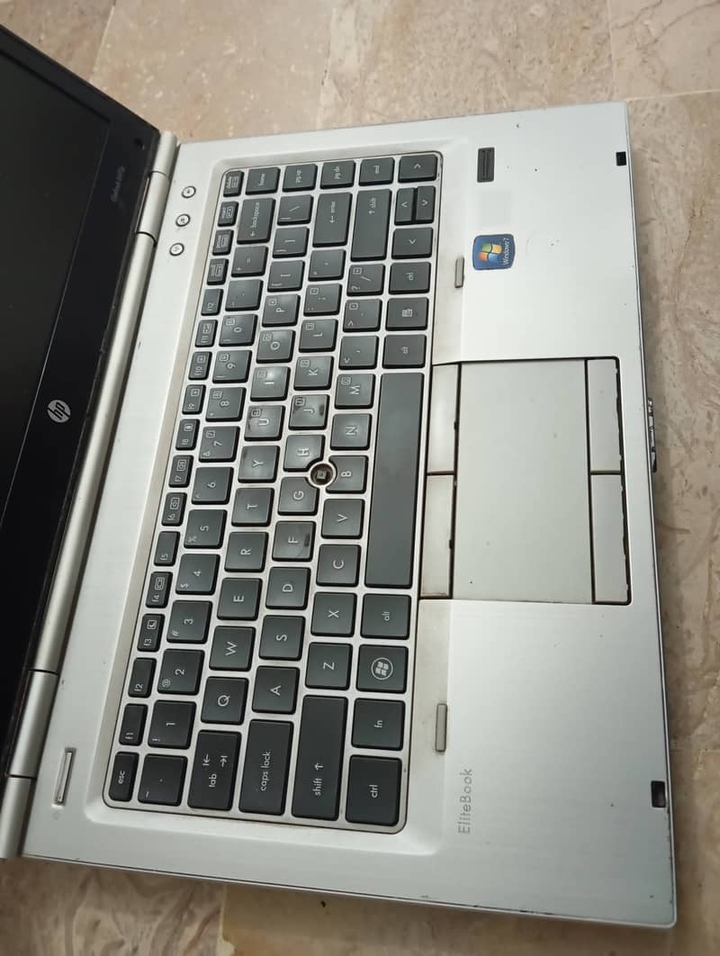 Hp EliteBook 8460p, core i7,Quad Core (2nd  generation) 5