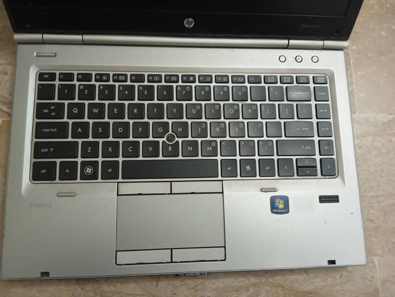 Hp EliteBook 8460p, core i7,Quad Core (2nd  generation) 6