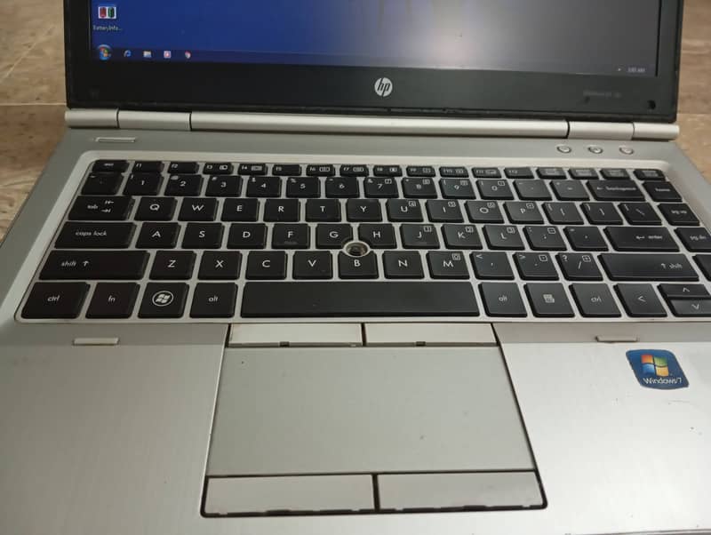 Hp EliteBook 8460p, core i7,Quad Core (2nd  generation) 10