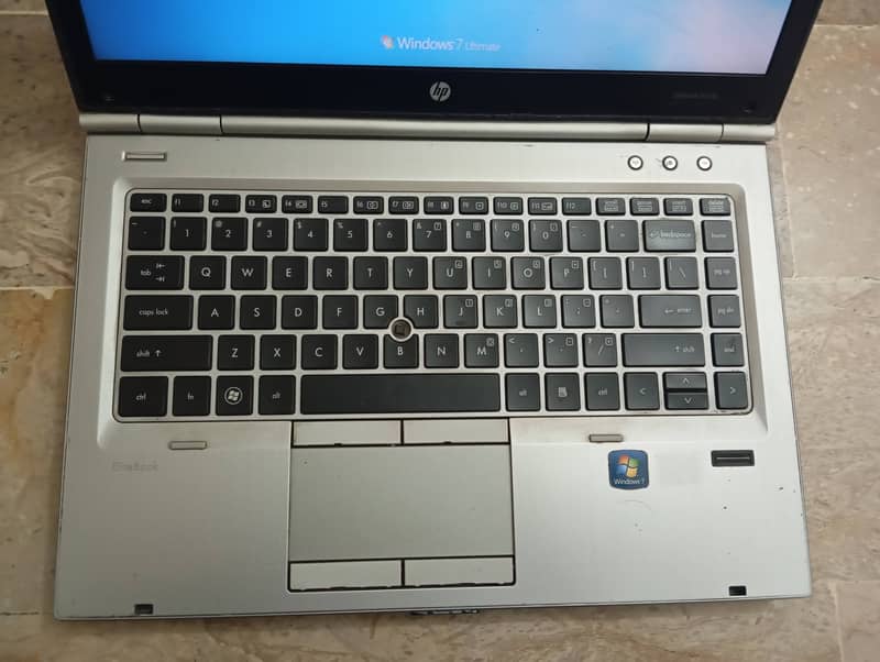 Hp EliteBook 8460p, core i7,Quad Core (2nd  generation) 11