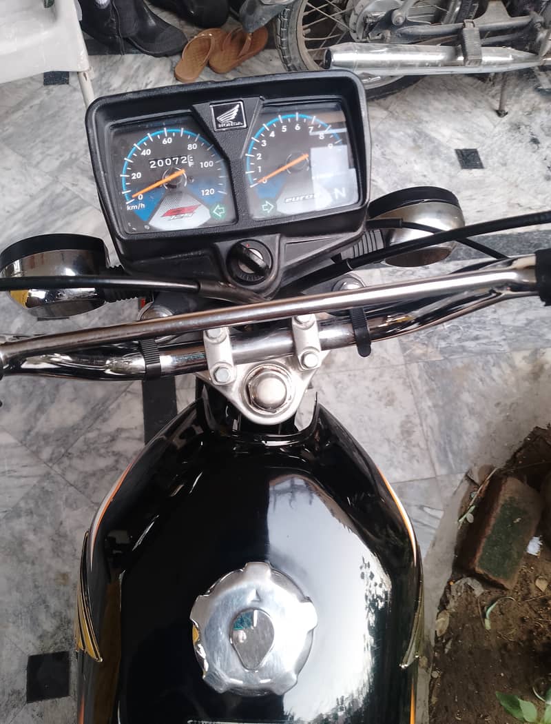 Honda CG 125 2022 3