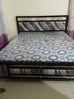 king size bed with mattress