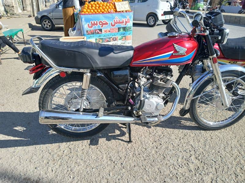 Honda 125 neat n clean bike 8