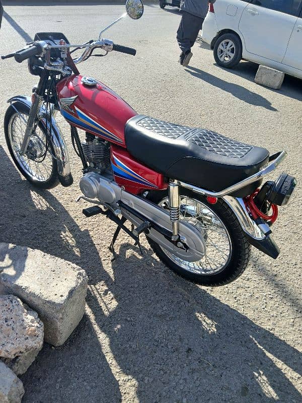 Honda 125 neat n clean bike 11