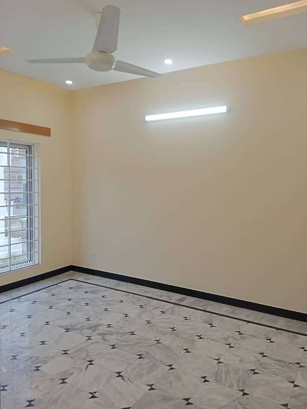 7 Marla upper portion available for rent in F-17 telegarden 10