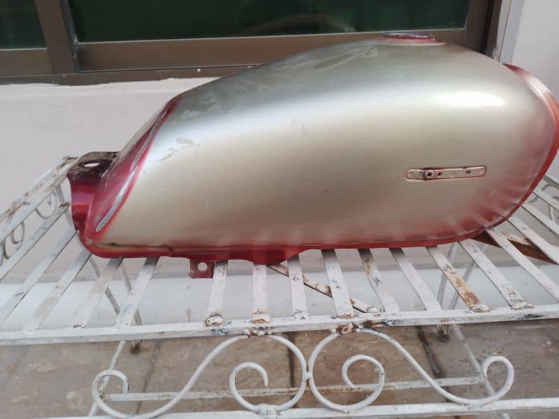 Honda cd 70 tank 3