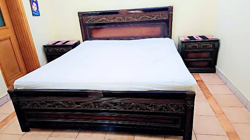 king size wooden bed 1