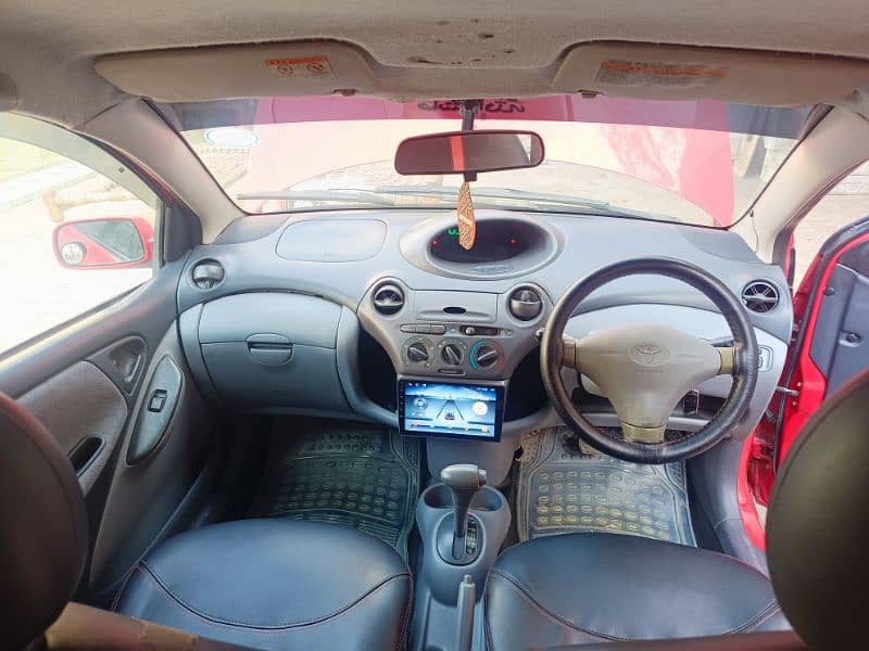 Toyota Vitz 2000 5