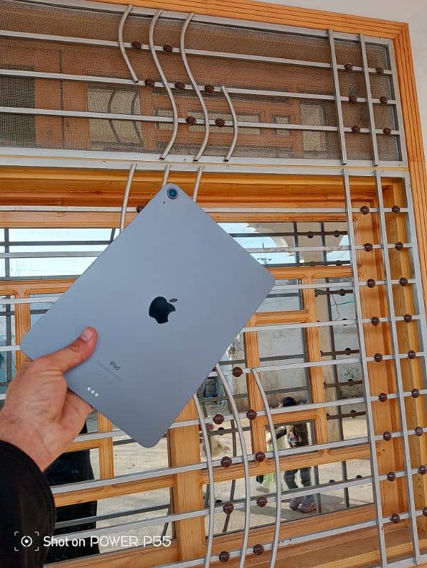 ipad air 4 foor seel UK na dost send kare de only ipad de no box 0