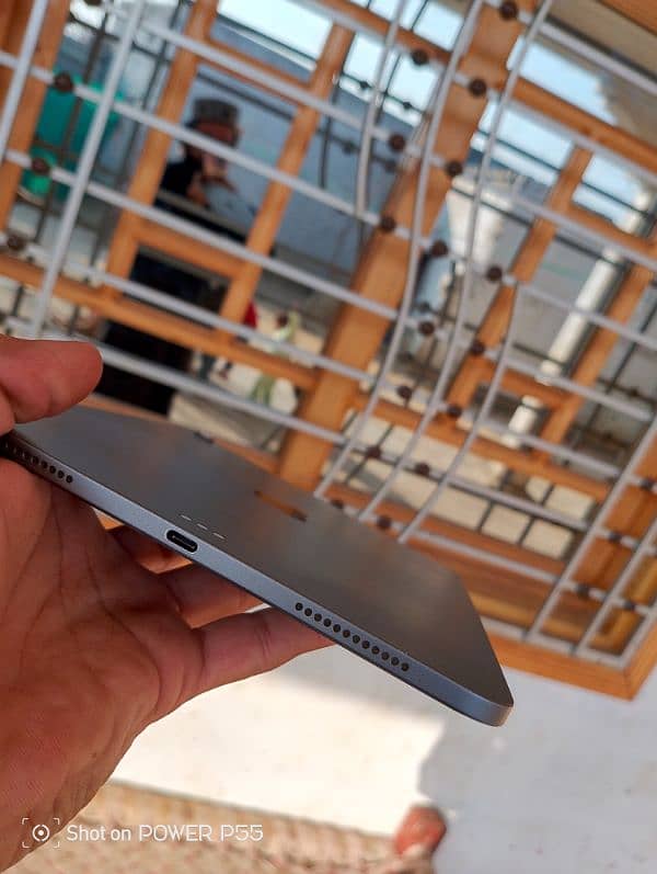 ipad air 4 foor seel UK na dost send kare de only ipad de no box 4