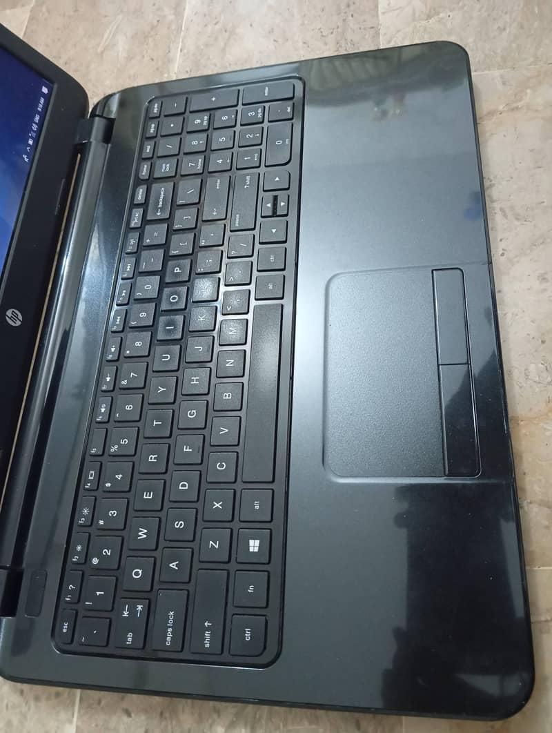 HP Pavillion 15,core i5 (5th Generation)08gb ram,128gb SSD 5