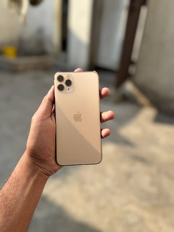 IPHONE 11 PRO MAX (NON PTA) 1