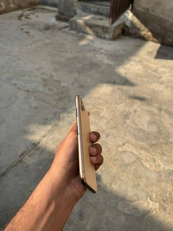 IPHONE 11 PRO MAX (NON PTA) 2