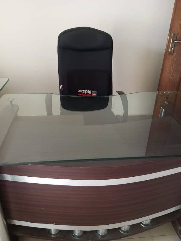 Executive Table for sale in Lahore 0