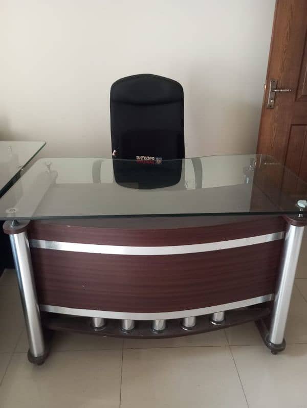 Executive Table for sale in Lahore 1