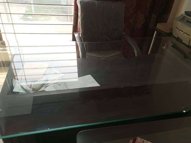 Executive Table for sale in Lahore 4