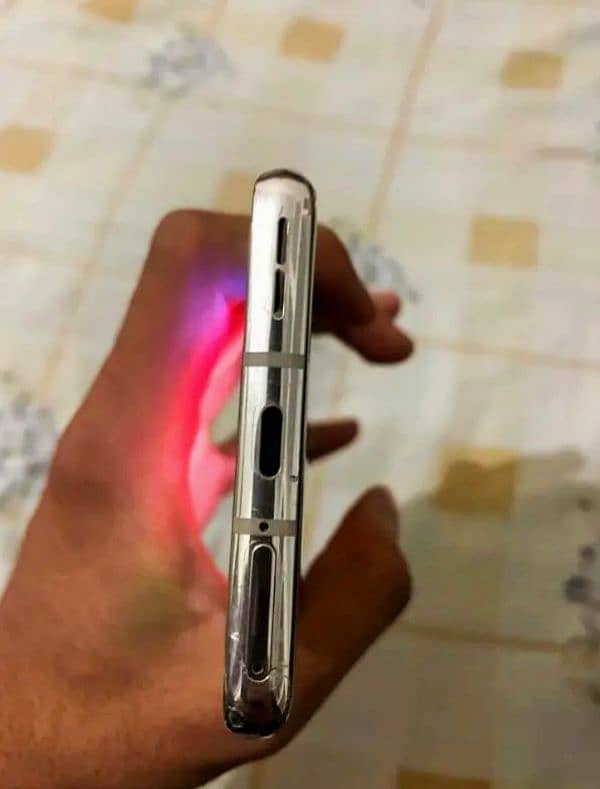 ONE PLUS 8 10/10 CONDITION 4