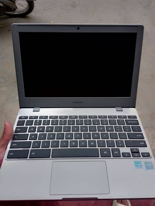 Samsung Chromebook 3/32 without charger 2