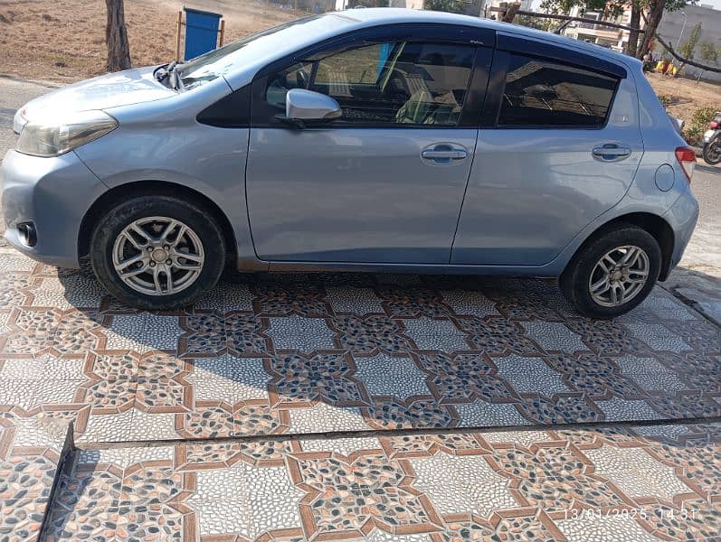 Toyota Vitz 2013 2